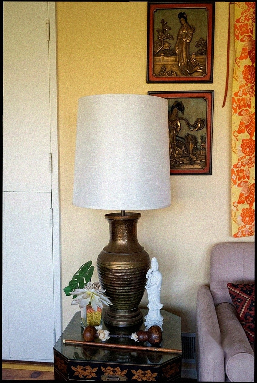 The Art of Proportion: Styling the Classic Drum in Modern Bedrooms