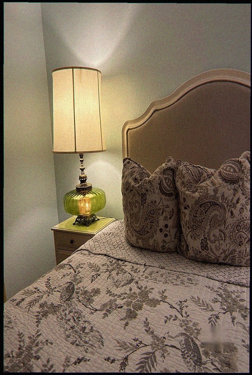 The Art of Proportion: Styling the Classic Drum in Modern Bedrooms