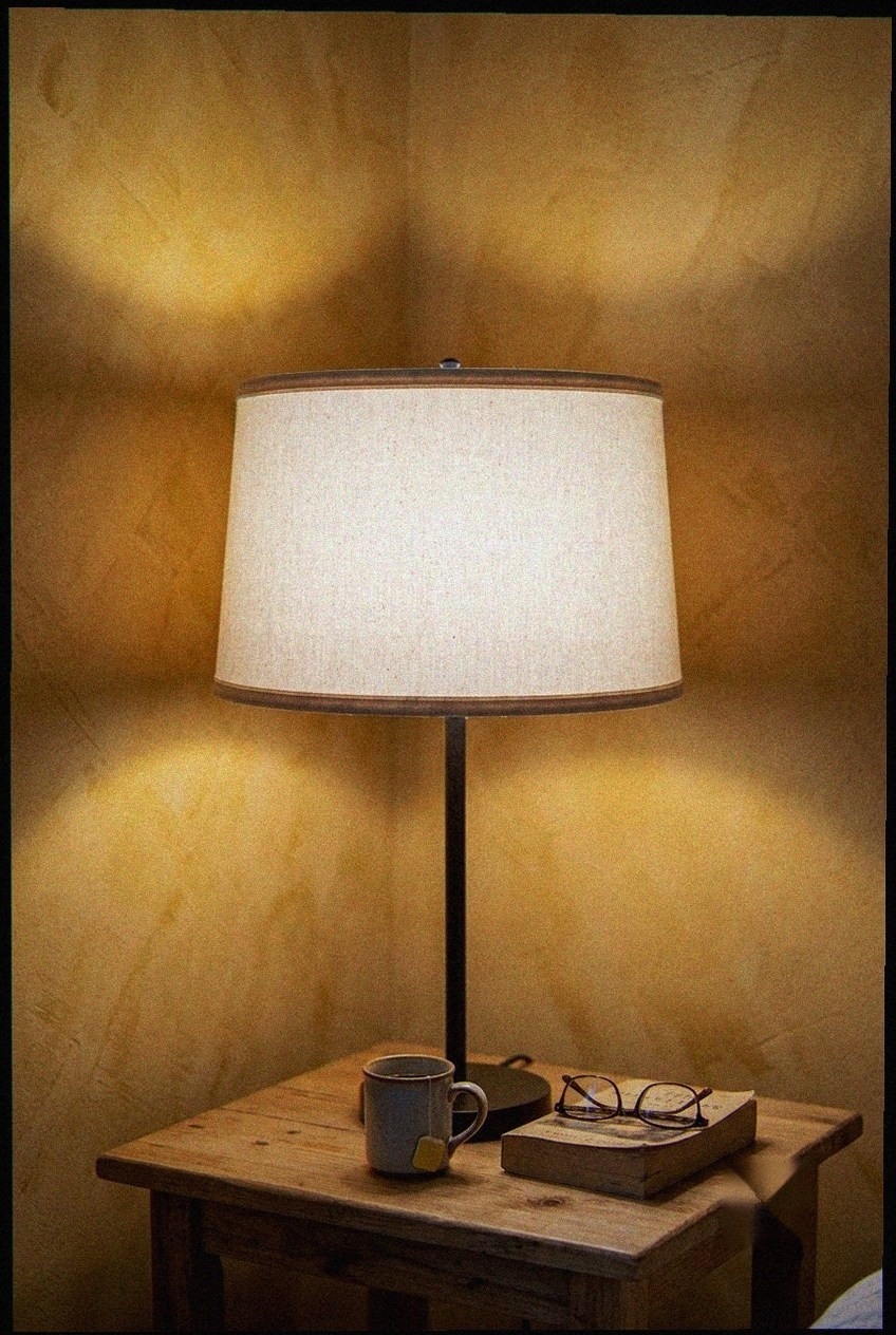 The Art of the Bedside Vignette: Soft Geometry and Natural Weaves