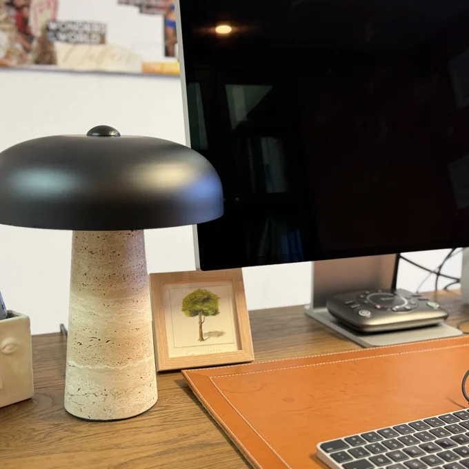 Sculptural Serenity: How to Style an Organic Stone Nightstand for Modern Bedrooms